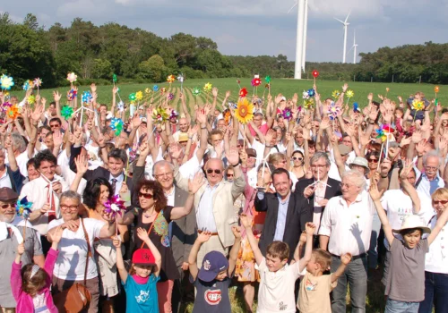 Photo de groupe joyeuse de Taranis pour l'énergie citoyenne partagée